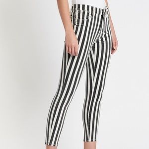 FRAME Denim Le High Skinny Crop in Noir Multi